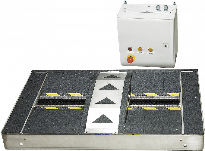 A cleaning machine for wheelchair wheels Korpinen